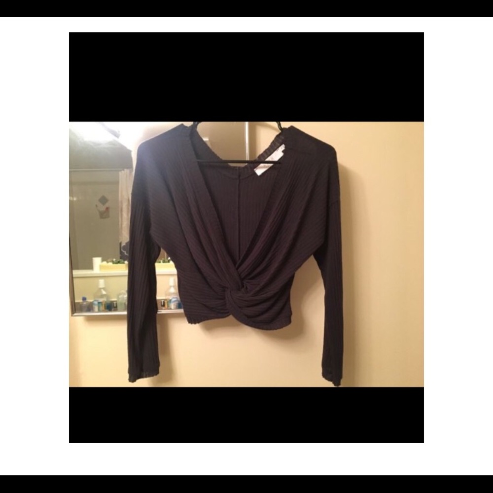ASTR twisted dark grey crop top - Picture 4 of 5